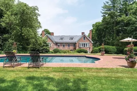 54 Fairmount St, Brookline, MA 02445