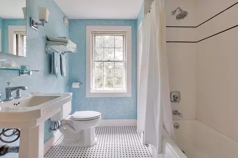Bath - 54 Fairmount St, Brookline, MA 02445 photo 1 of 2