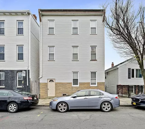 192 Paris St, Boston, MA 02128