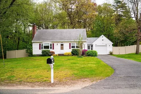 83 Fairview St, Palmer, MA 01069