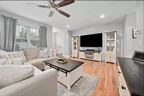 1 Samoset Ct #B, Plymouth, MA 02360