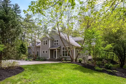 80 Main St, Medfield, MA 02052