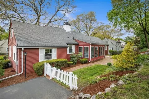 Exterior - 27 Longfellow Rd, Reading, MA 01867 photo 8 of 12