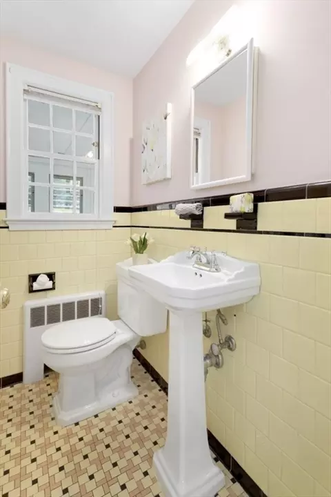 Bath - 27 Longfellow Rd, Reading, MA 01867 photo 2 of 2