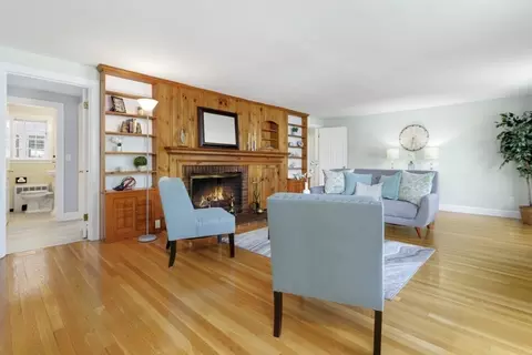 Living - 27 Longfellow Rd, Reading, MA 01867 photo 1 of 5