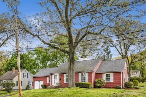 Exterior - 27 Longfellow Rd, Reading, MA 01867 photo 2 of 12