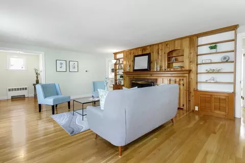 Living - 27 Longfellow Rd, Reading, MA 01867 photo 4 of 5