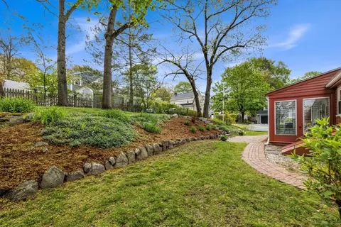 Exterior - 27 Longfellow Rd, Reading, MA 01867 photo 10 of 12