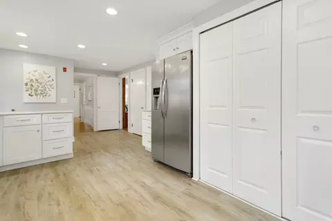 Entry Way - 27 Longfellow Rd, Reading, MA 01867 photo 1 of 2