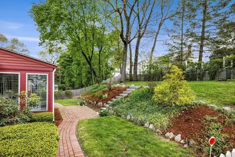 Exterior - 27 Longfellow Rd, Reading, MA 01867 photo 7 of 12