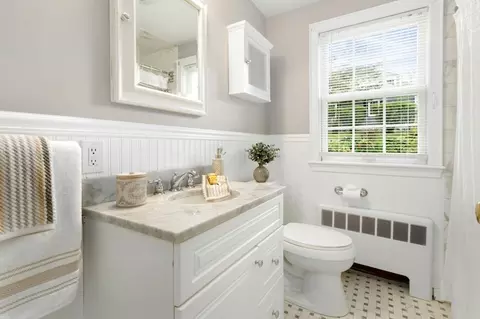 Bath - 27 Longfellow Rd, Reading, MA 01867 photo 1 of 2