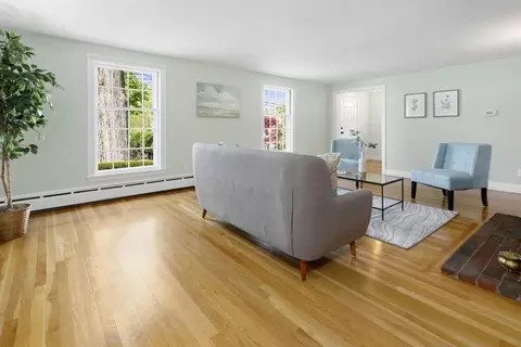Living - 27 Longfellow Rd, Reading, MA 01867 photo 5 of 5