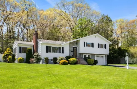 89 Hollingsworth Rd, Milton, MA 02186