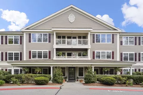 34 Meeting House Ln #301, Stow, MA 01775
