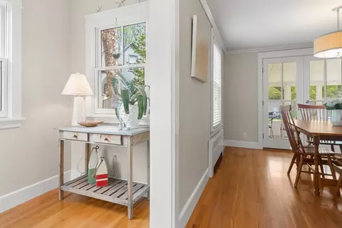 37 Birch St, Marblehead, MA 01945 photo 4