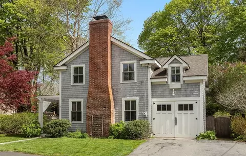 37 Birch St, Marblehead, MA 01945