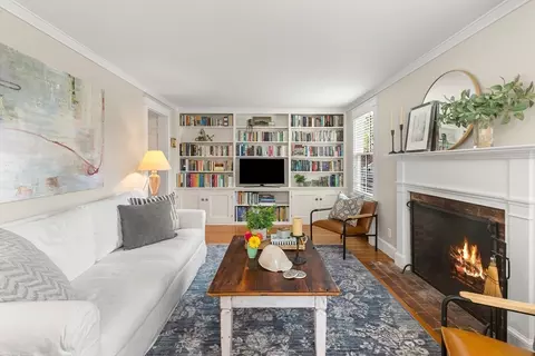 37 Birch St, Marblehead, MA 01945 photo 6