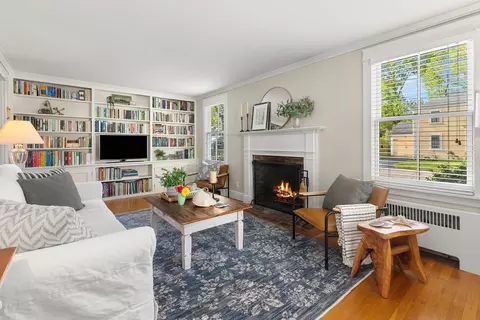 37 Birch St, Marblehead, MA 01945 photo 5