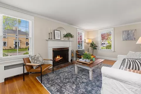 37 Birch St, Marblehead, MA 01945 photo 8