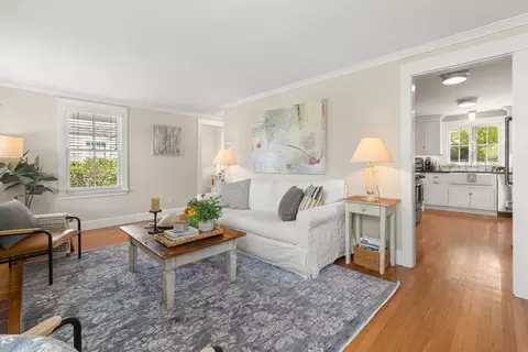 37 Birch St, Marblehead, MA 01945 photo 9