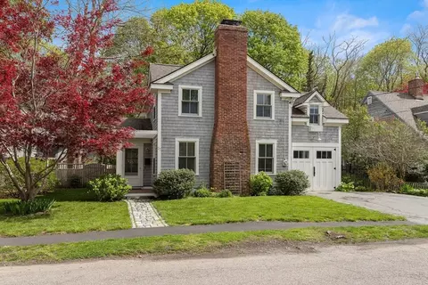 37 Birch St, Marblehead, MA 01945 photo 2