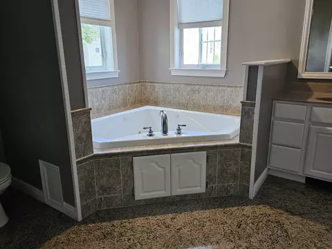 33 Barclay St, Fall River, MA 02724 photo 24