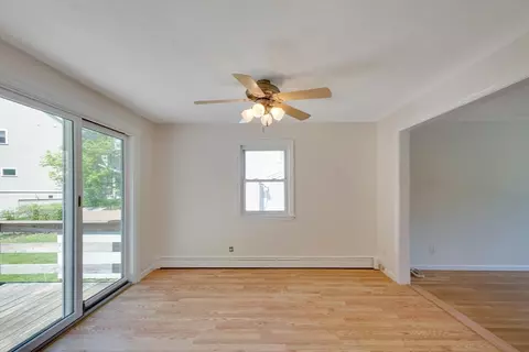 Living - 100 West St, Reading, MA 01867 photo 3 of 10