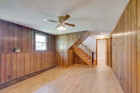 Living - 100 West St, Reading, MA 01867 photo 9 of 10