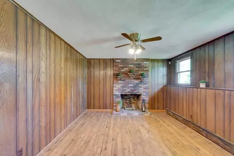 Living - 100 West St, Reading, MA 01867 photo 10 of 10