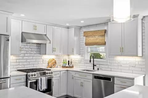 88 Beaver Dam Rd, Scituate, MA 02066