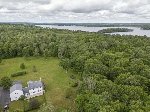 16 Hemlock Shore Rd, Lakeville, MA 02347