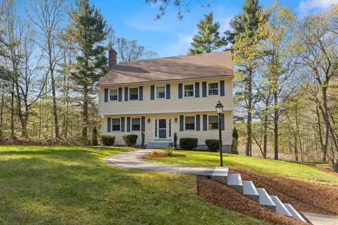 336 Sharpners Pond Rd, North Andover, MA 01845