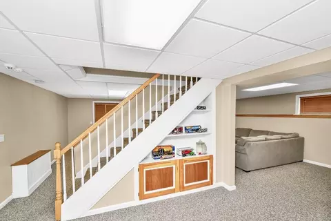 Entry Way - 13 Pineview Rd, Dudley, MA 01571 photo 6 of 7