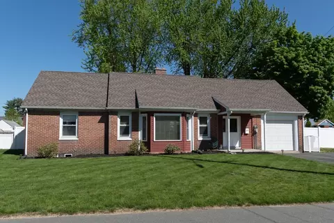 34 Frontenac St, Chicopee, MA 01020