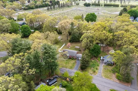 33 Dale St, South Hadley, MA 01075