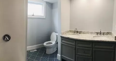 Bath - 176 Snell St, Fall River, MA 02721 photo 1 of 2