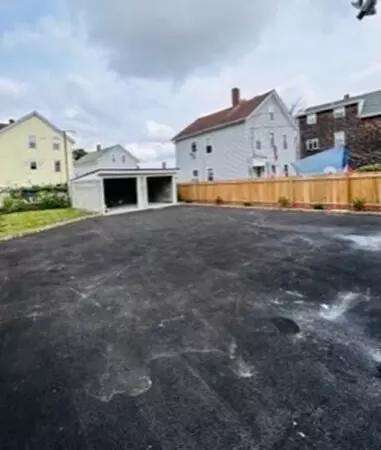 Exterior - 176 Snell St, Fall River, MA 02721 photo 2 of 8