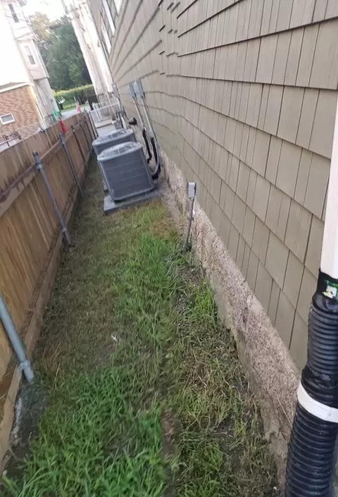 Exterior - 176 Snell St, Fall River, MA 02721 photo 8 of 8