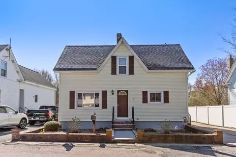 51 Bennett St, Taunton, MA 02780