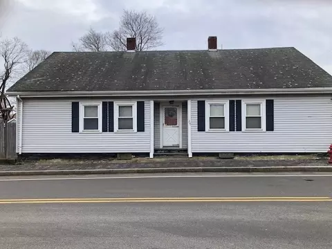 24 Wareham St, Middleboro, MA 02346