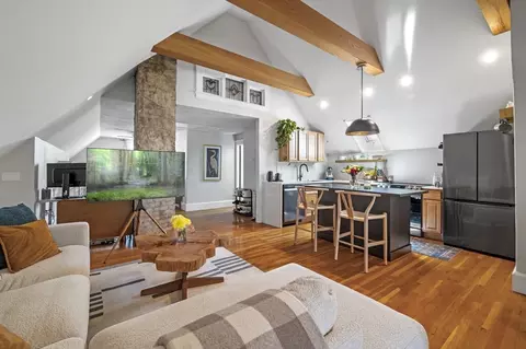 5 Gardner St #3, Salem, MA 01970