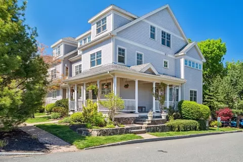 1 Intrepid Cir #1, Marblehead, MA 01945