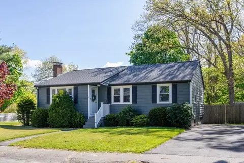 14 Tangen St, Randolph, MA 02368