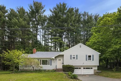 5 Priscilla Rd, Lynnfield, MA 01940