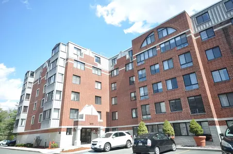 100 Ledgewood Dr #310, Stoneham, MA 02180