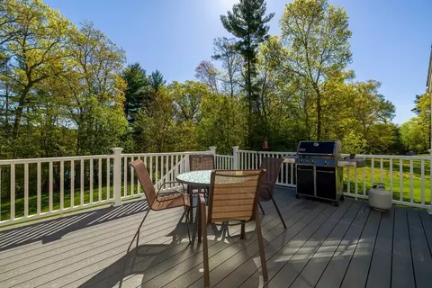 Exterior - 8 Tobin Dr, Dudley, MA 01571 photo 4 of 8
