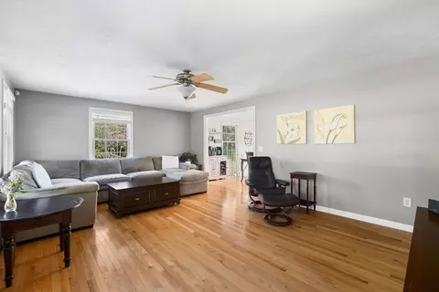 Living - 8 Tobin Dr, Dudley, MA 01571 photo 2 of 4