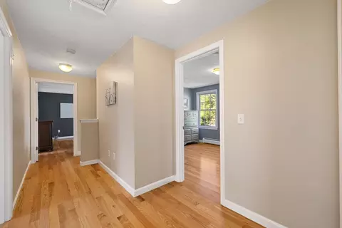Entry Way - 8 Tobin Dr, Dudley, MA 01571 photo 2 of 3
