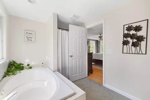 Entry Way - 8 Tobin Dr, Dudley, MA 01571 photo 3 of 3