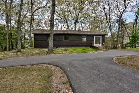 Exterior - 44 Bailey Ln, Georgetown, MA 01833 photo 5 of 10